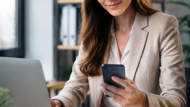 (图1) Unlocking LinkedIn: Essential Marketing Strategies for 2023