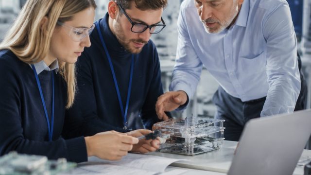(图1) The Impact of University-Industry Partnerships on Current Challenges