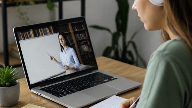 (图1) Unleashing the Power of Online Courses: A Complete Guide